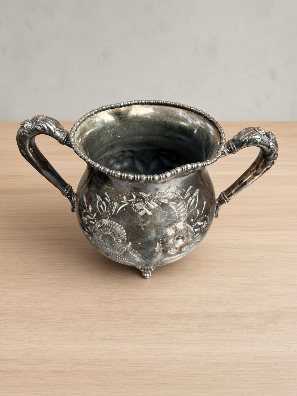 New Amsterdam Silver Co Quadruple Plate Footed Sugar Bowl #617 Floral Engraved